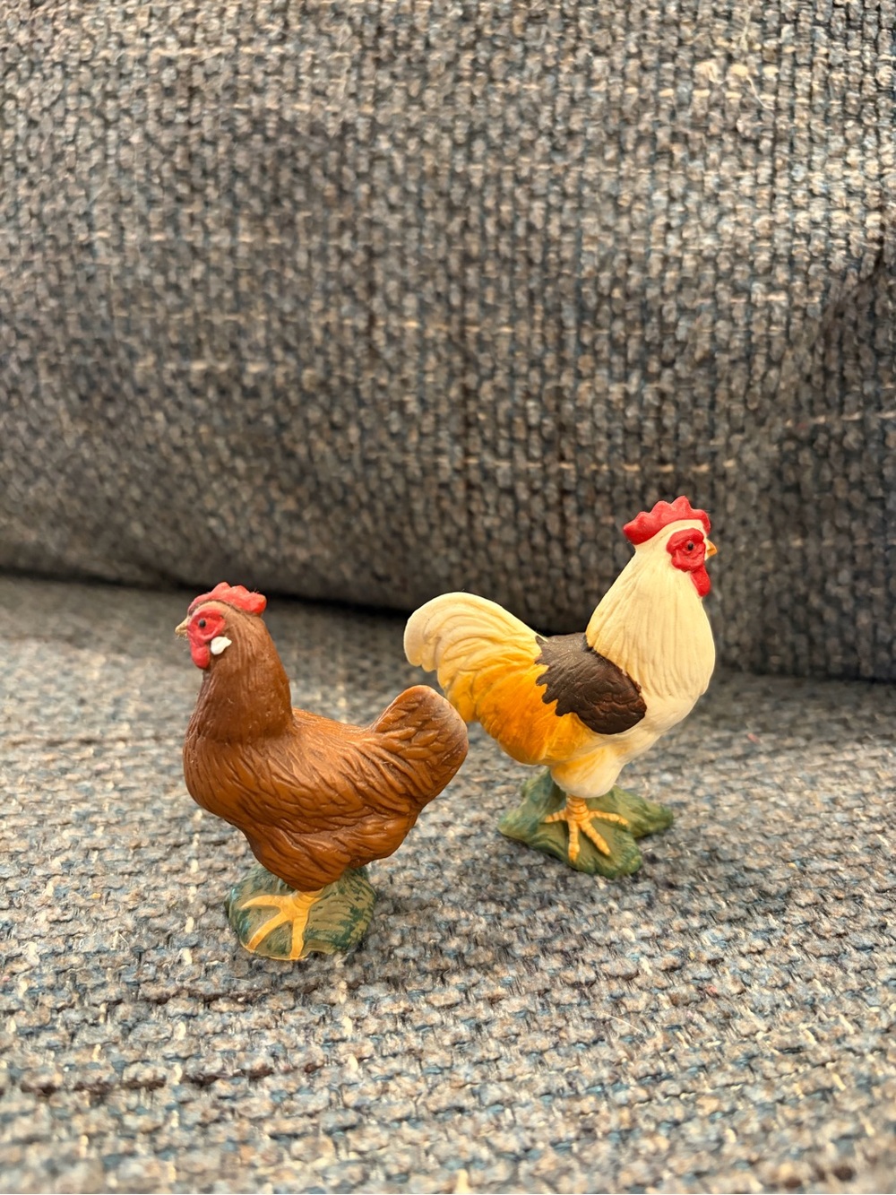 Brown Hen & Multicolor Rooster Decorative Figurine Set
